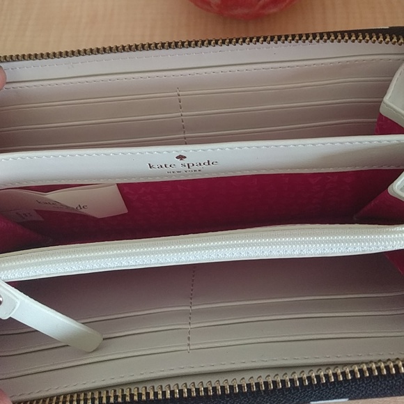 Kate Spade wallet - Picture 5 of 5